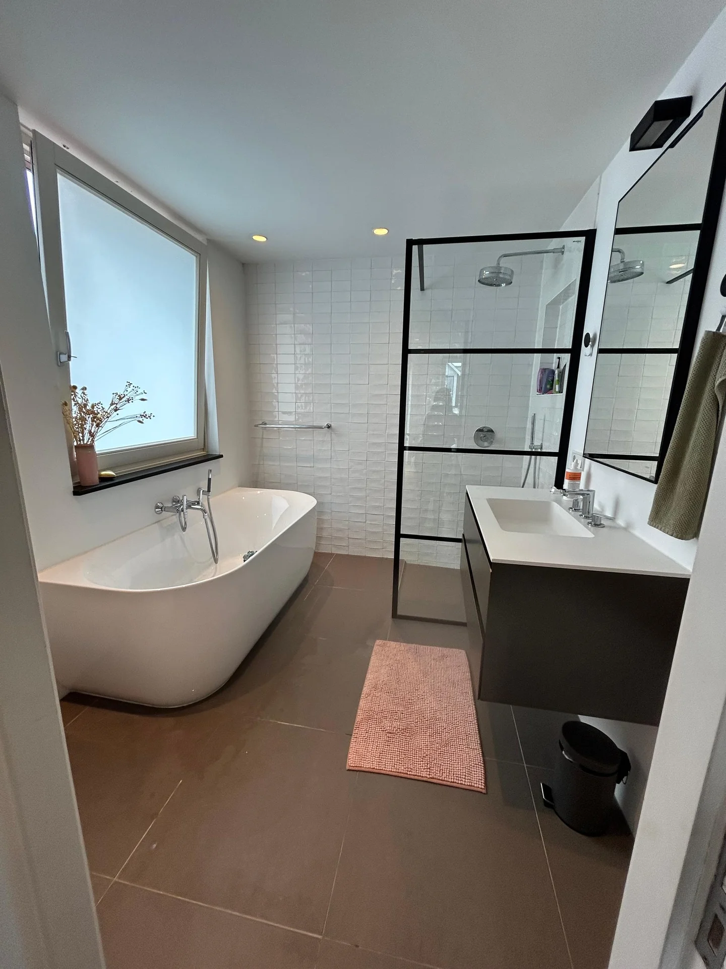 Foto van de Kamer gelegen aan de Iepenweg in Amsterdam