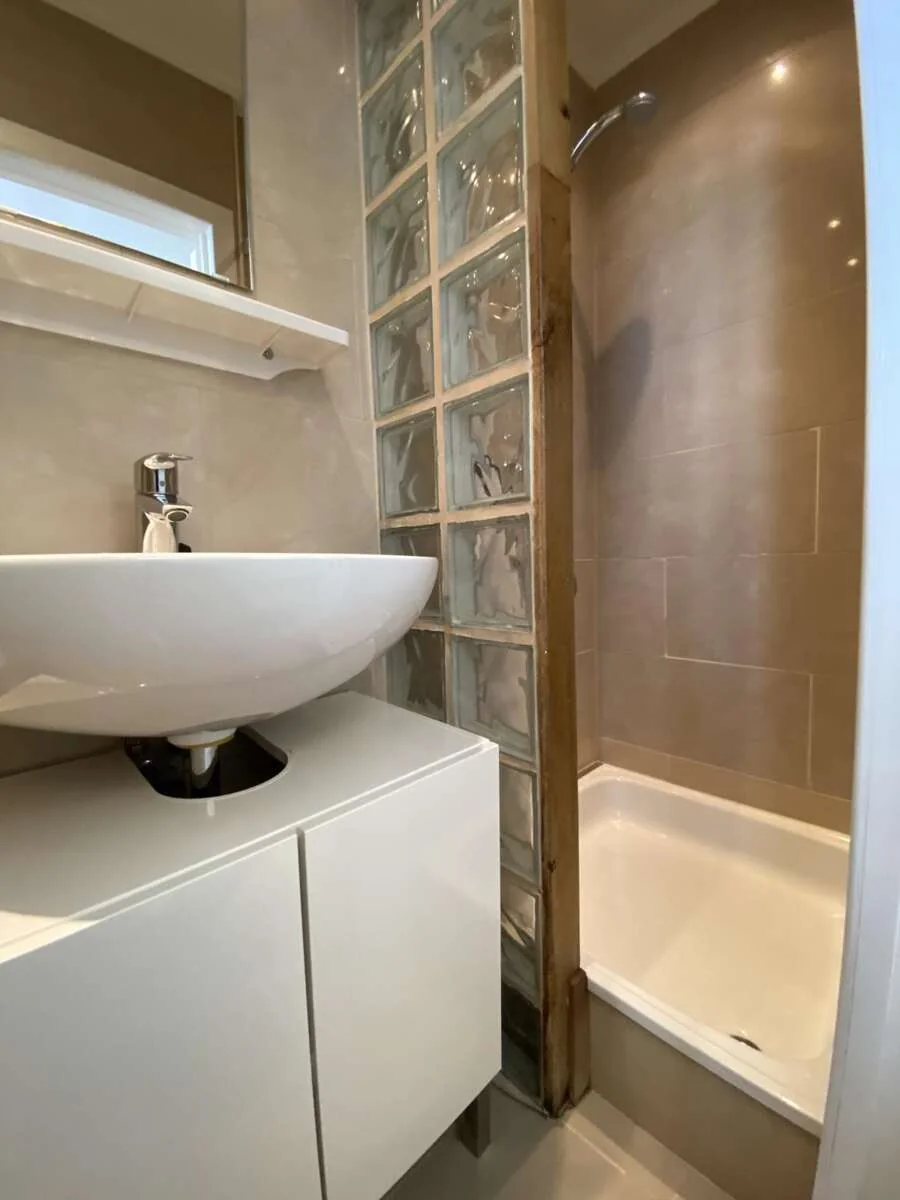 geblurde versie van de foto als achtergrond