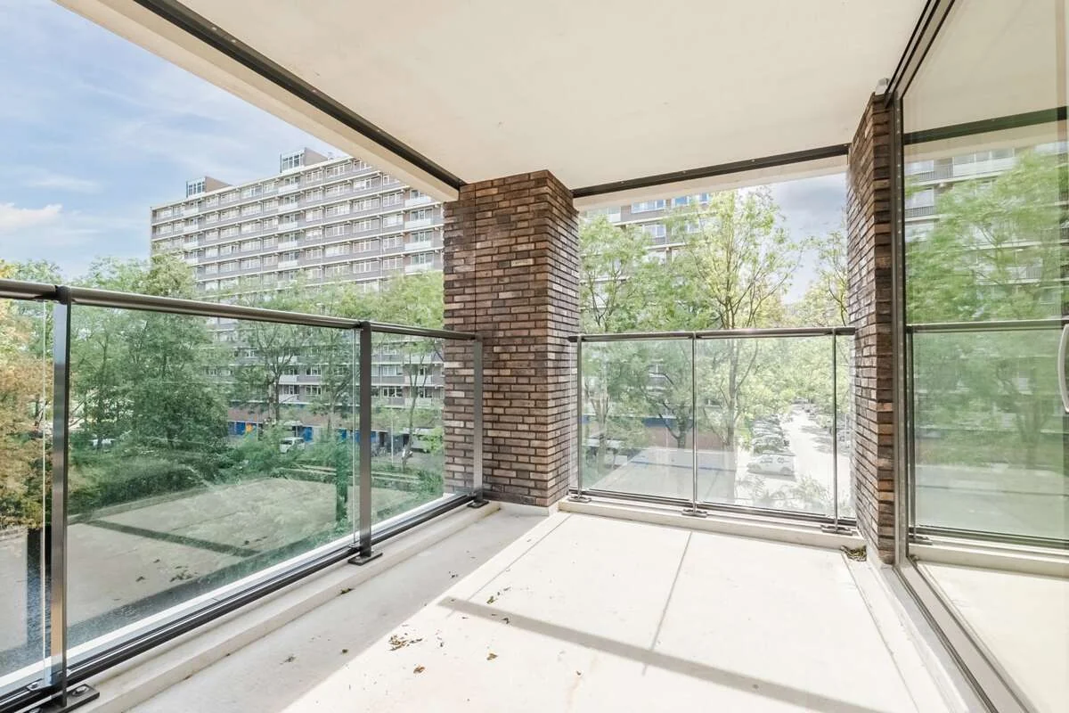 geblurde versie van de foto als achtergrond