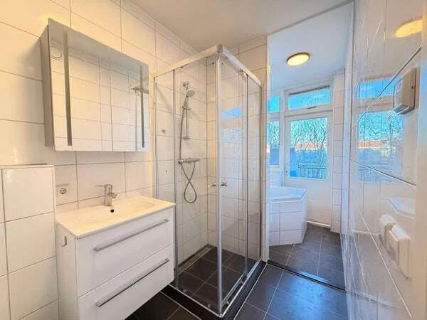 Foto van de Appartement gelegen aan de Admiraal De Ruijterweg in Amsterdam