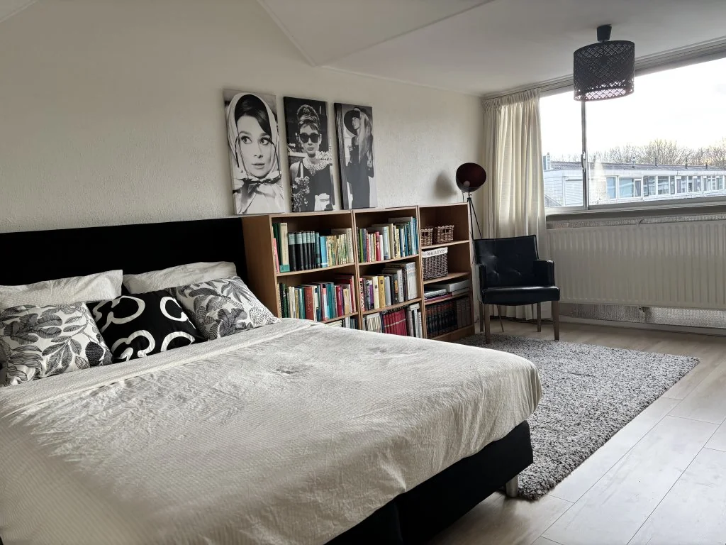 geblurde versie van de foto als achtergrond