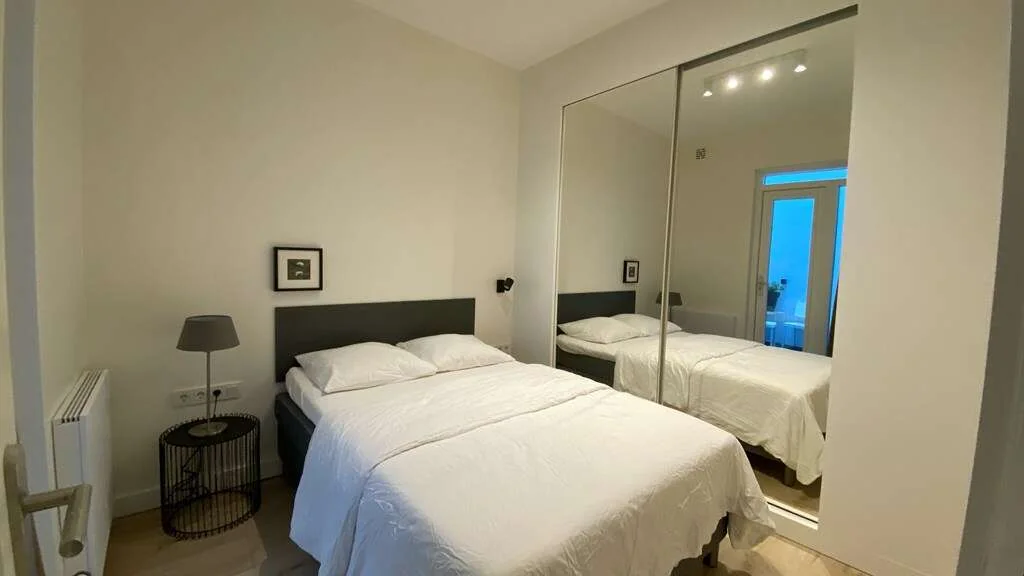 geblurde versie van de foto als achtergrond