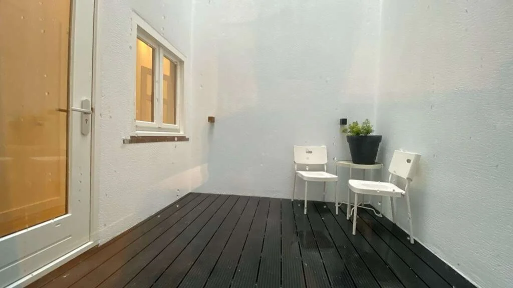 geblurde versie van de foto als achtergrond