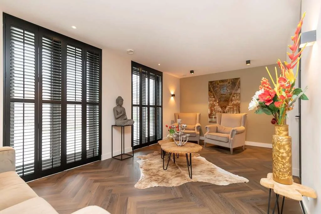 geblurde versie van de foto als achtergrond