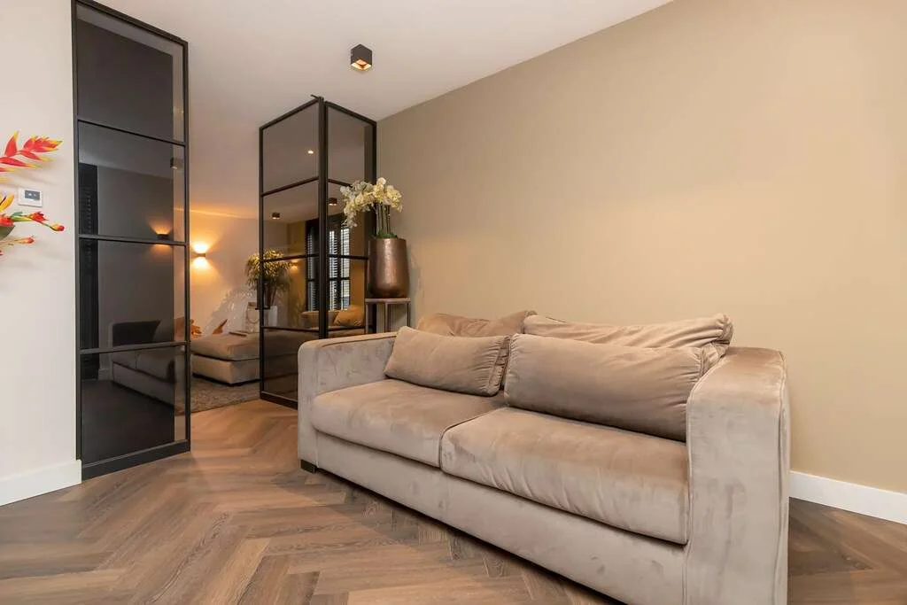 geblurde versie van de foto als achtergrond