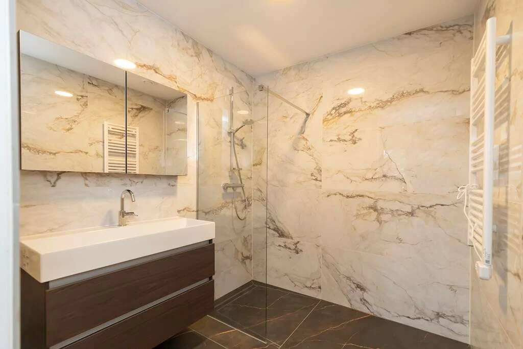 geblurde versie van de foto als achtergrond