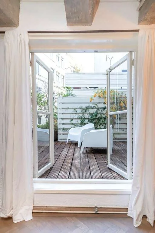 geblurde versie van de foto als achtergrond