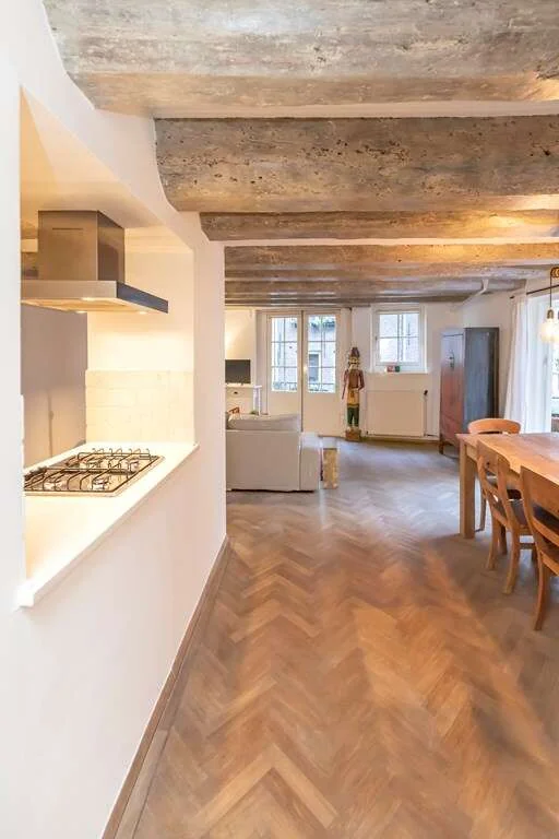 geblurde versie van de foto als achtergrond