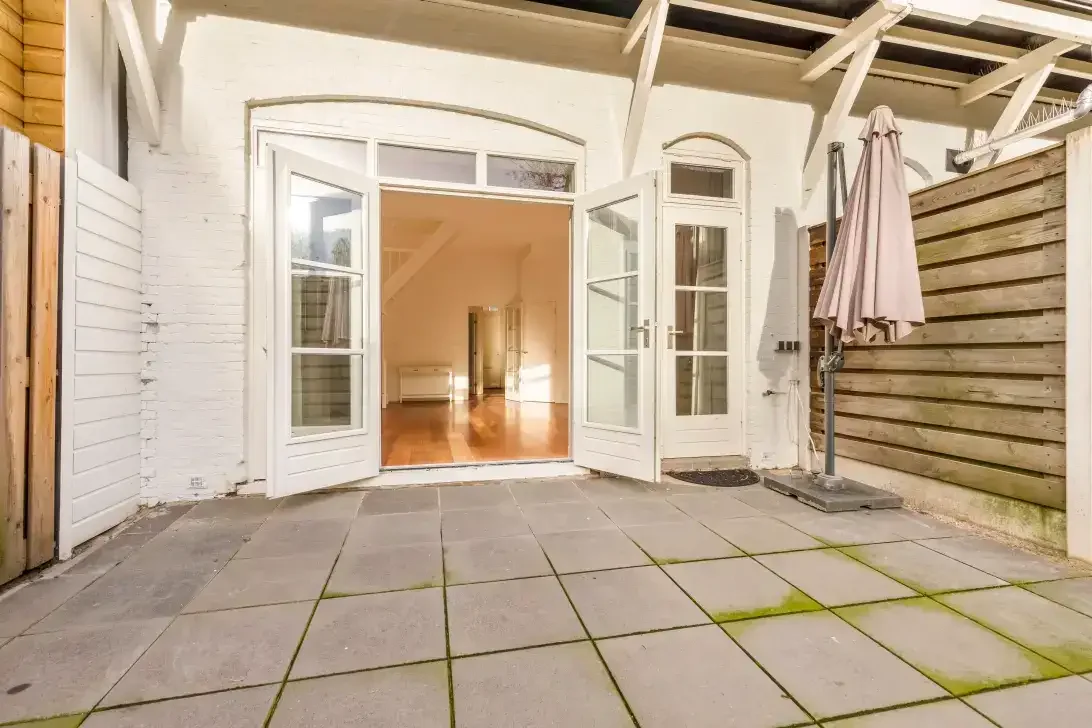 geblurde versie van de foto als achtergrond