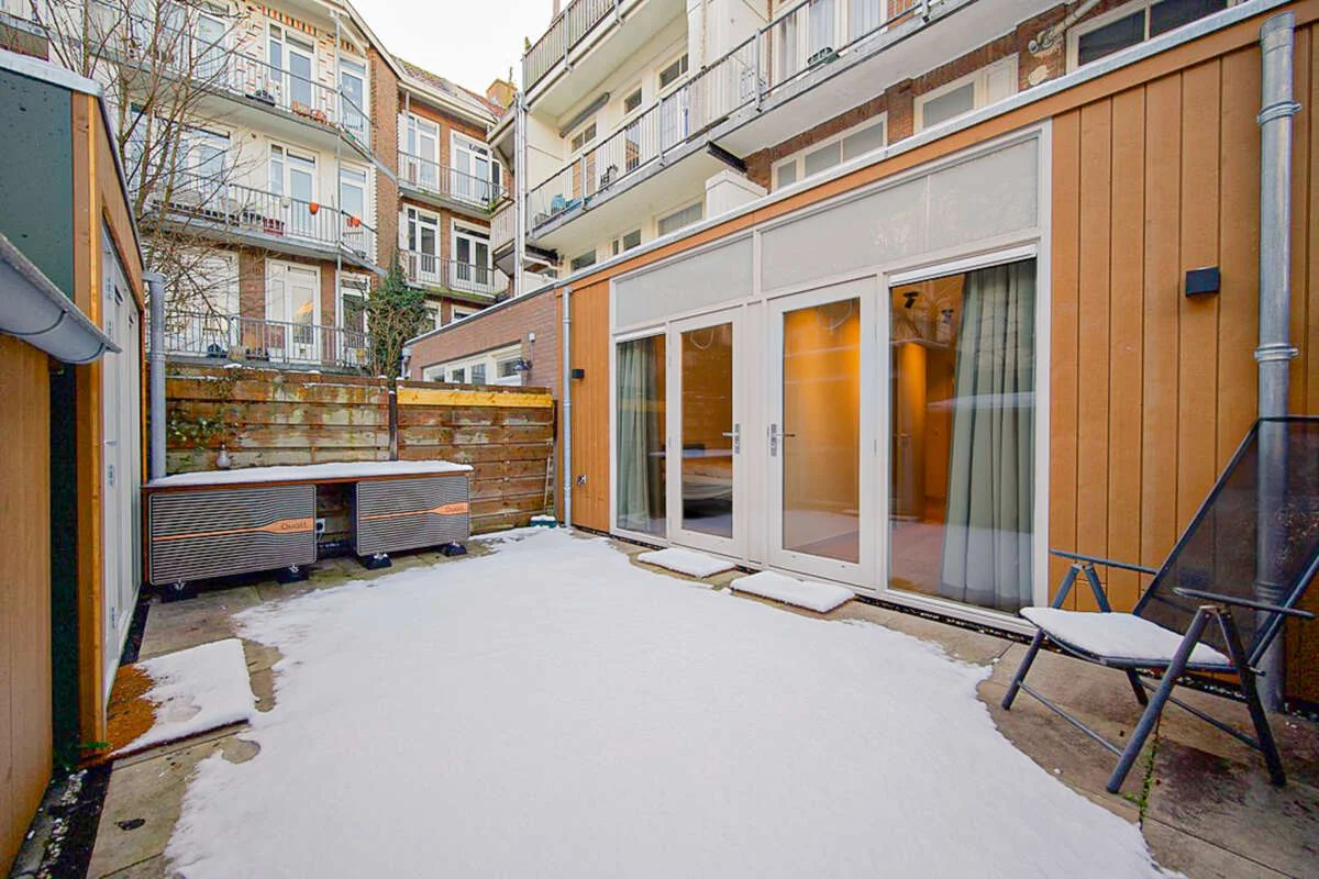 geblurde versie van de foto als achtergrond