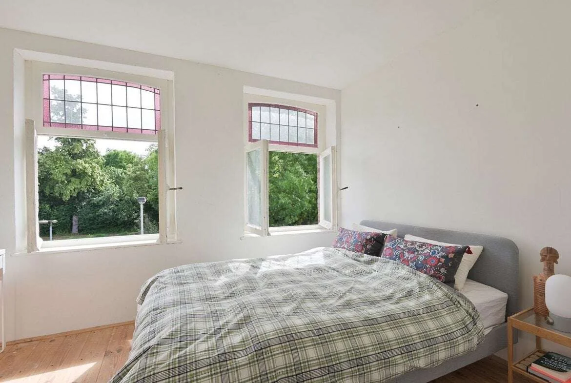 geblurde versie van de foto als achtergrond