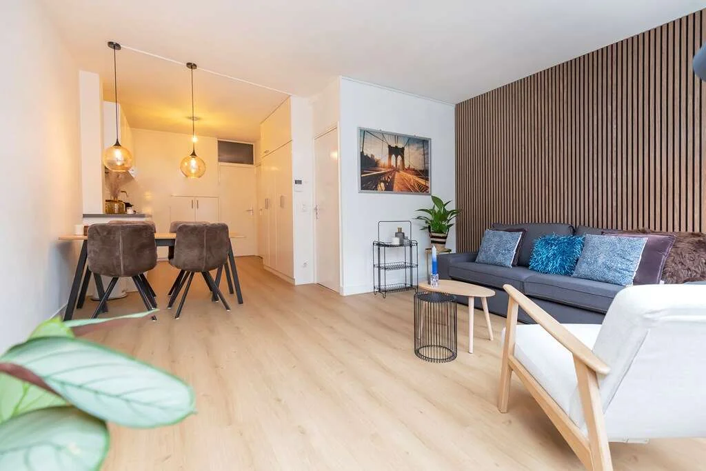 geblurde versie van de foto als achtergrond