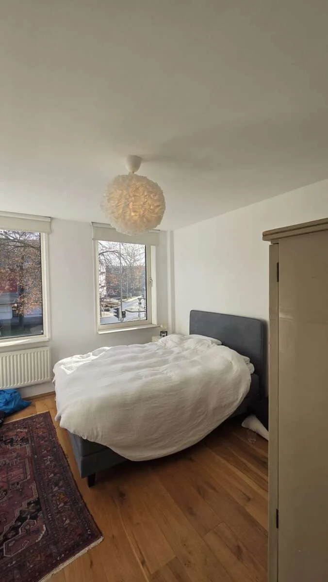 geblurde versie van de foto als achtergrond