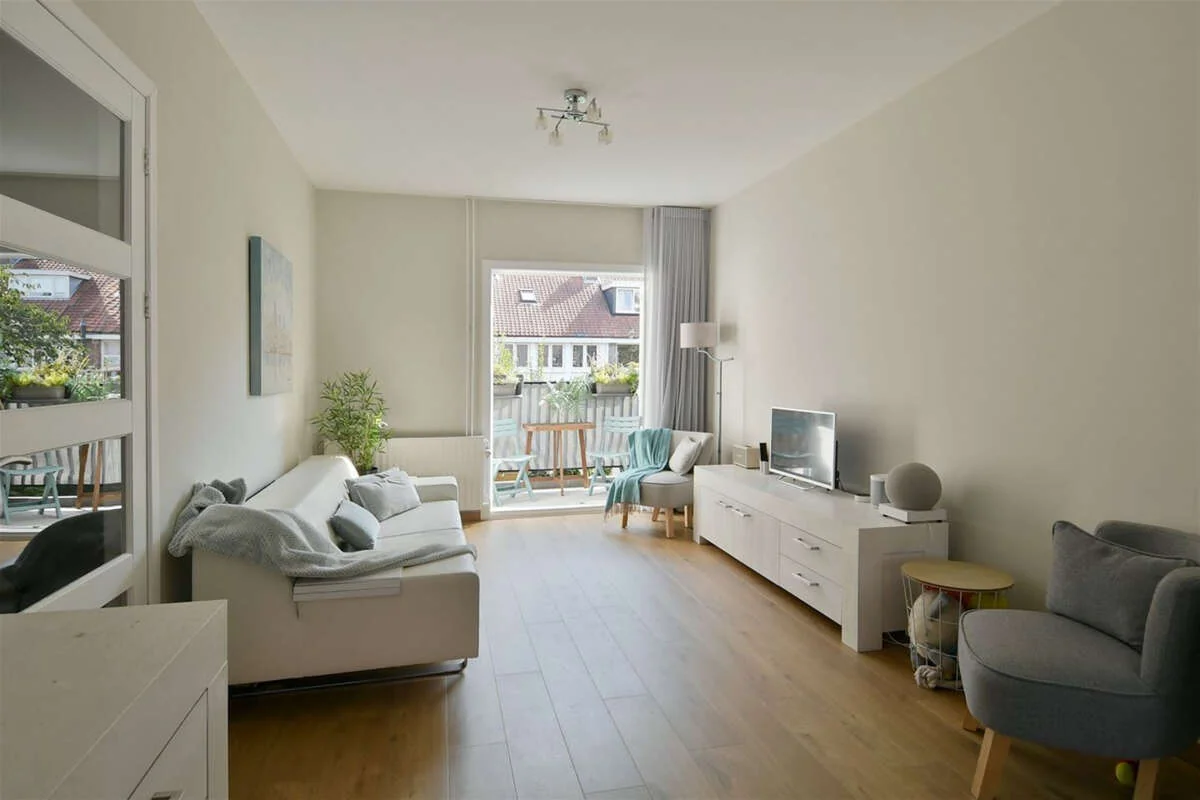 geblurde versie van de foto als achtergrond