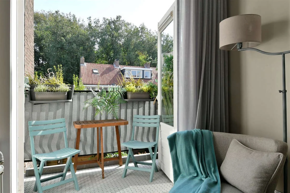 geblurde versie van de foto als achtergrond