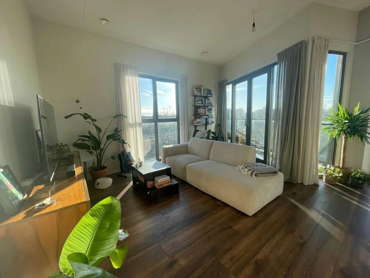 geblurde versie van de foto als achtergrond