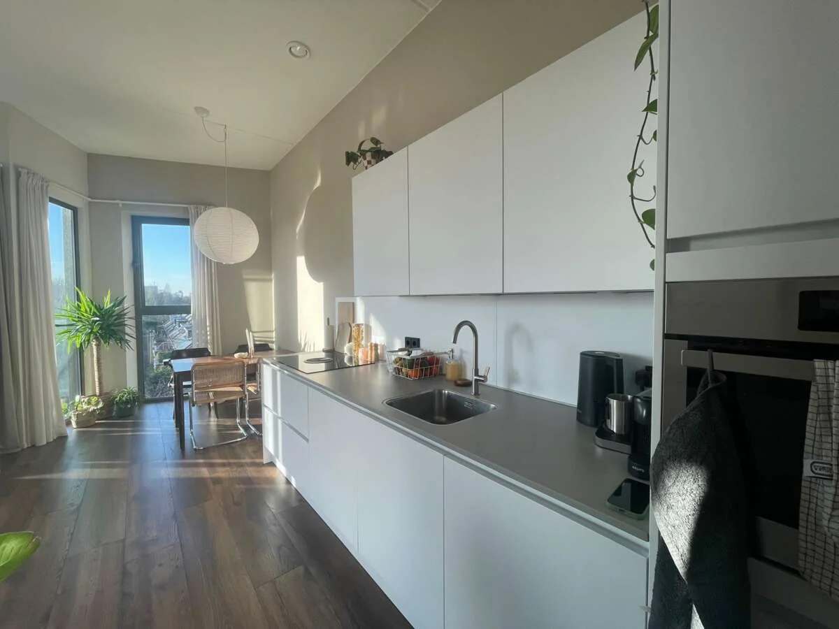 geblurde versie van de foto als achtergrond