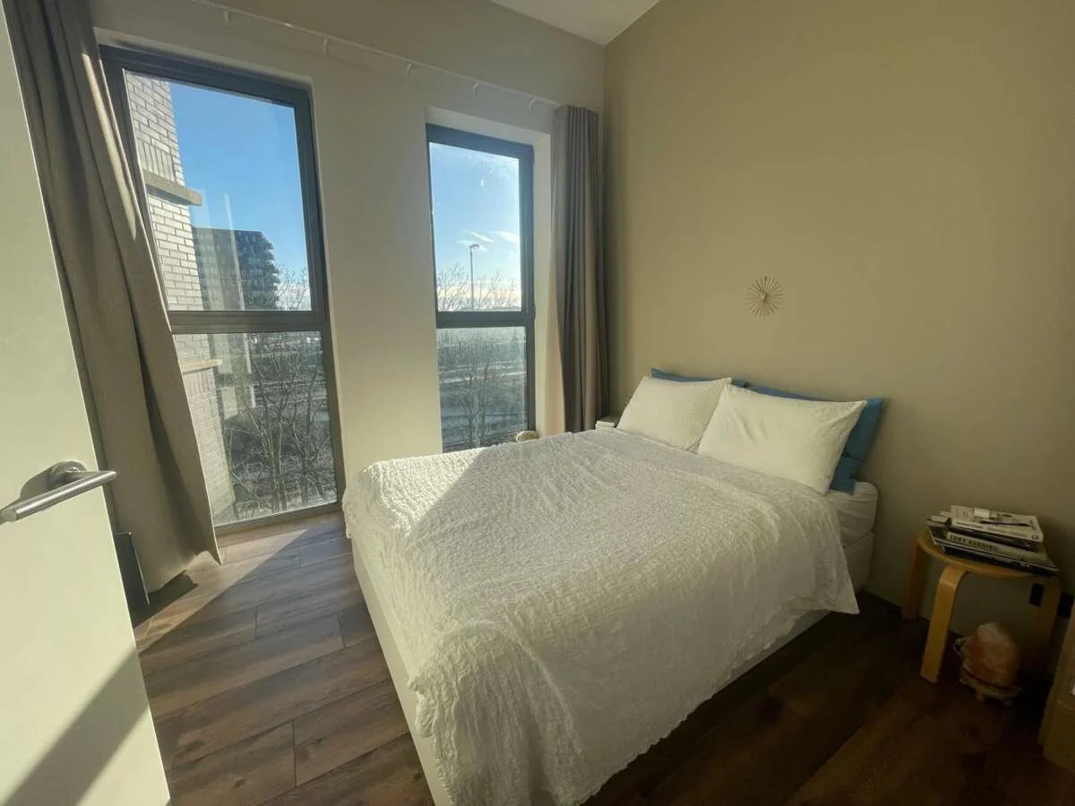 geblurde versie van de foto als achtergrond