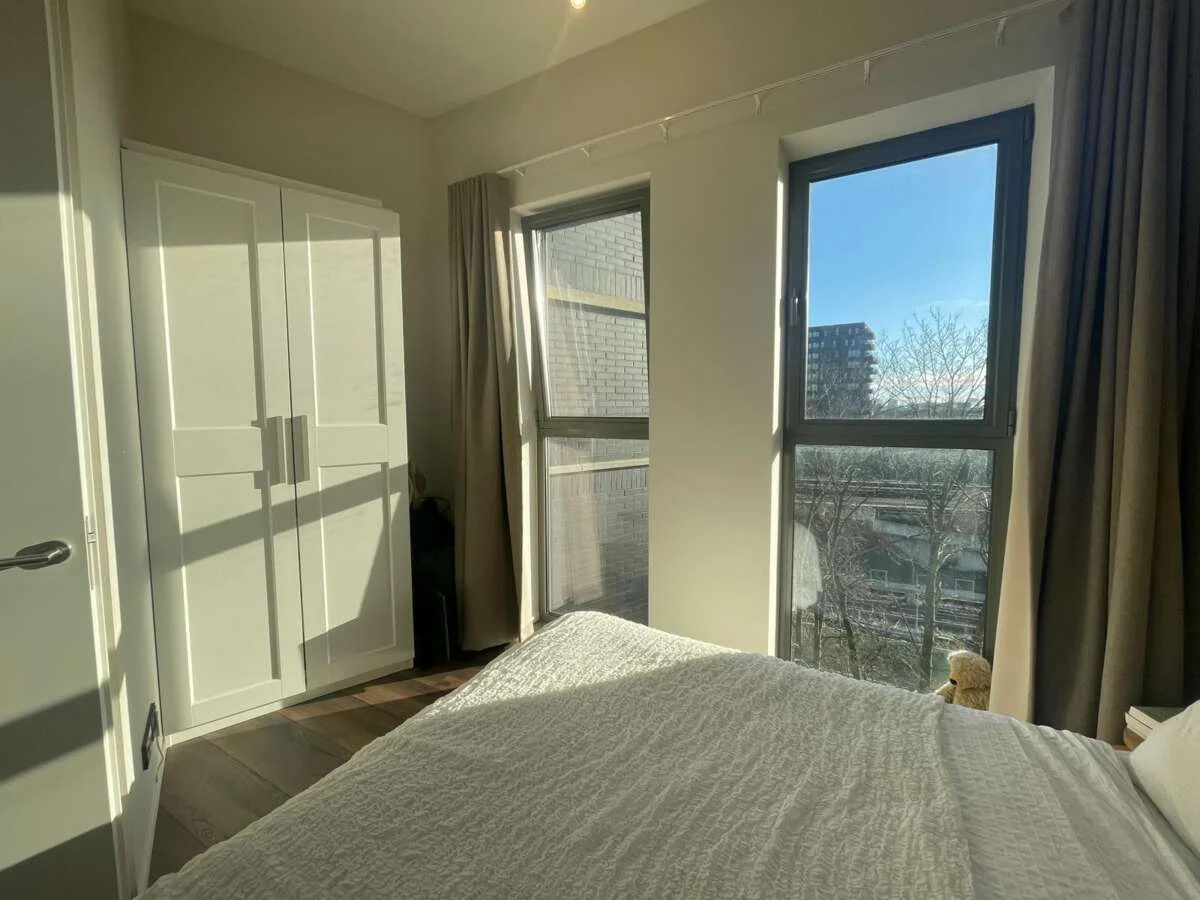 geblurde versie van de foto als achtergrond