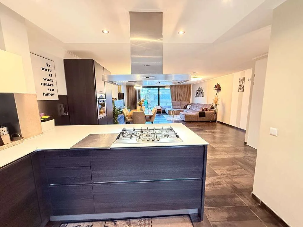 Foto van de Appartement gelegen aan de Loethoelilaan in Amstelveen