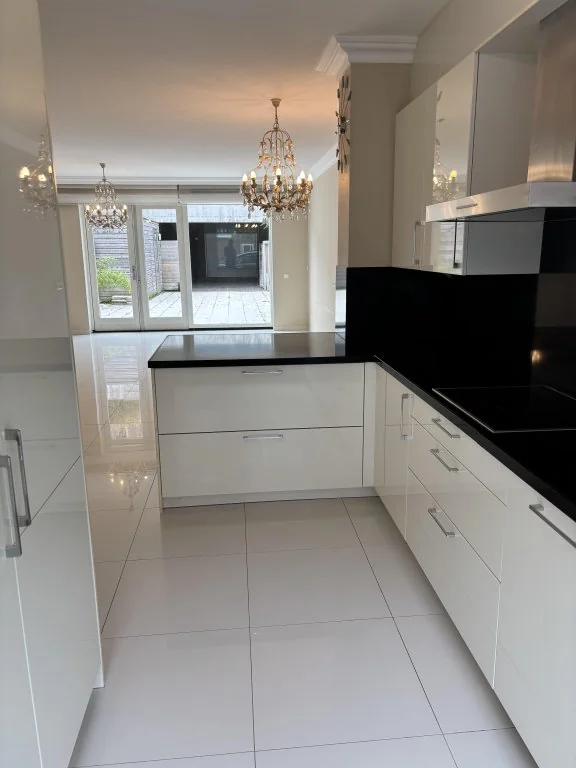 geblurde versie van de foto als achtergrond