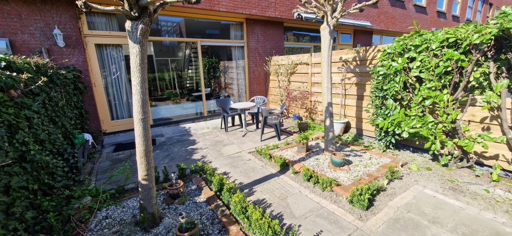 geblurde versie van de foto als achtergrond