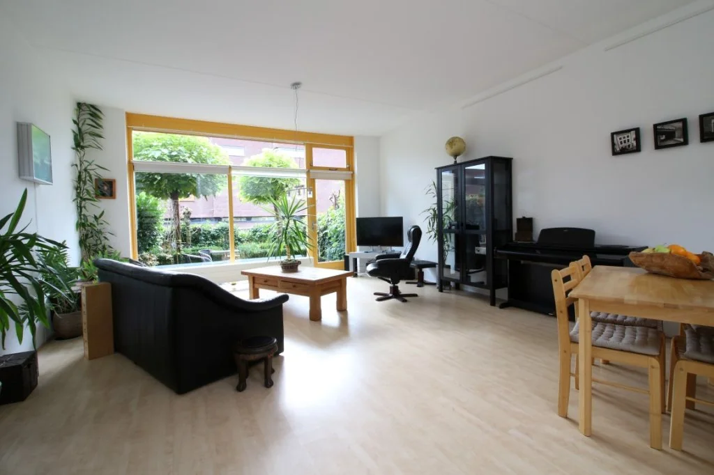 geblurde versie van de foto als achtergrond