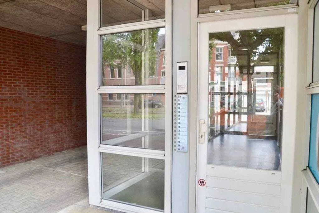 Foto van de Appartement gelegen aan de Waldeck Pyrmontkade in Den Haag