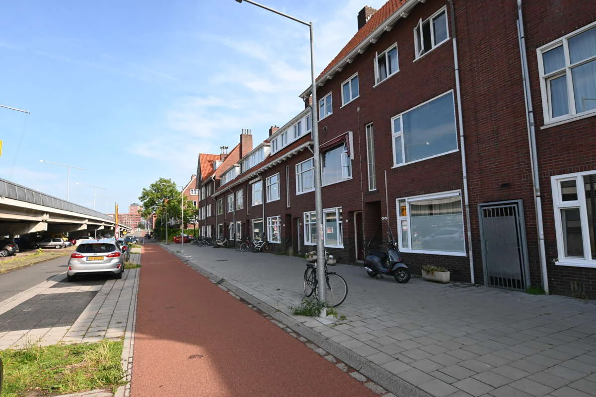 geblurde versie van de foto als achtergrond