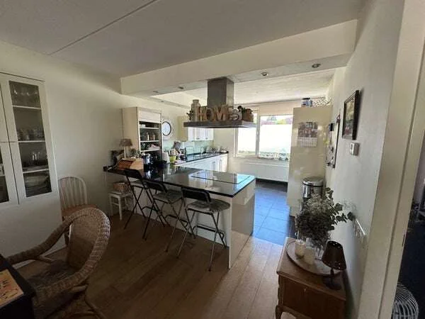 geblurde versie van de foto als achtergrond