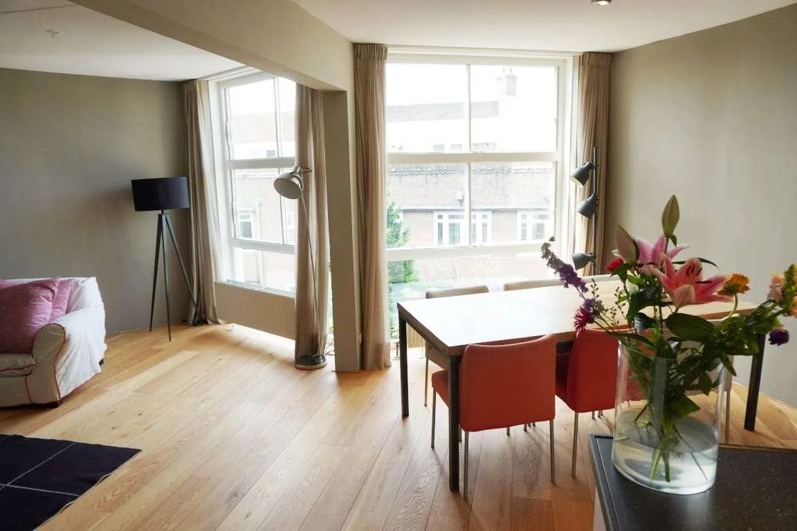 geblurde versie van de foto als achtergrond