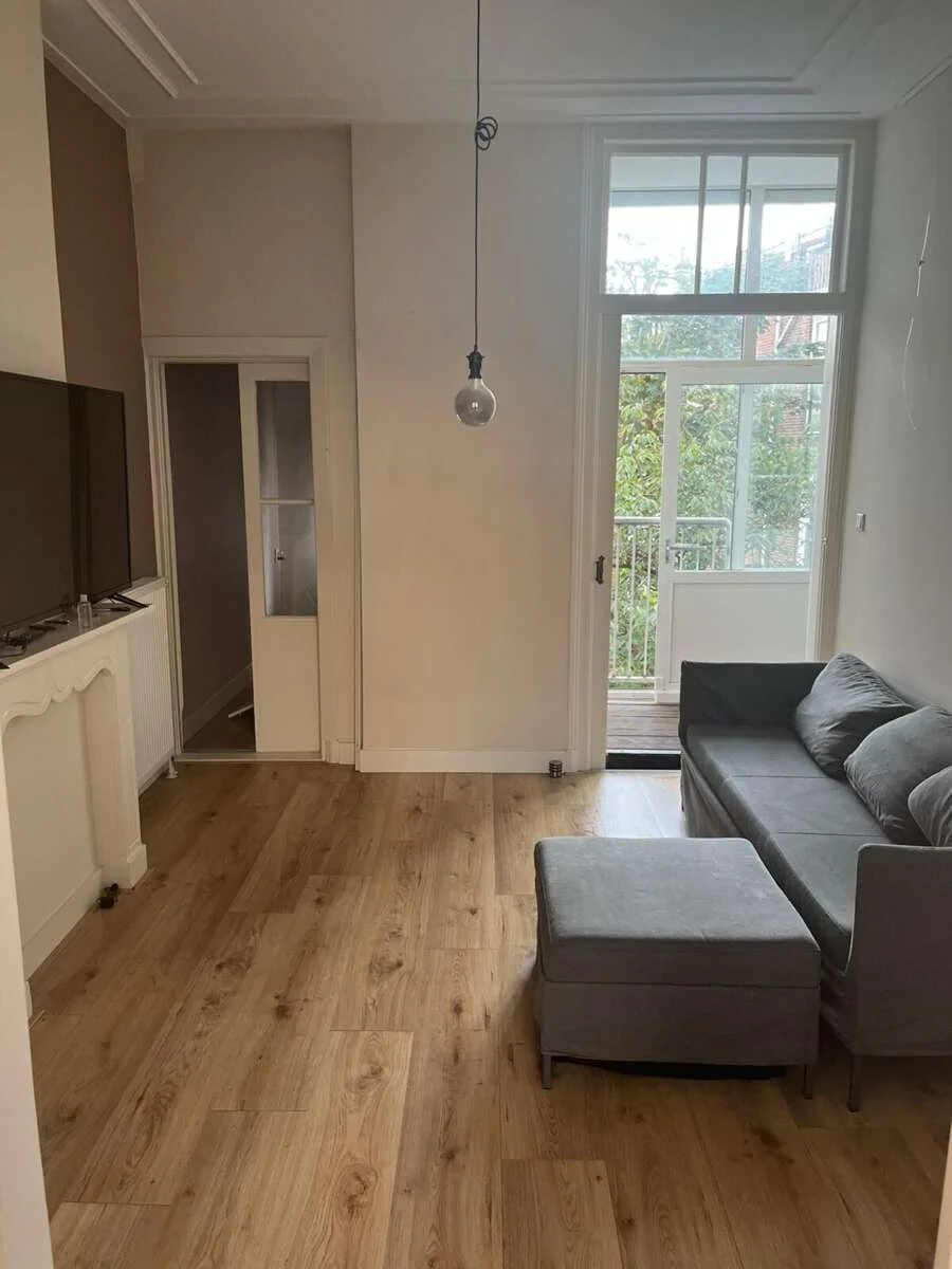 geblurde versie van de foto als achtergrond