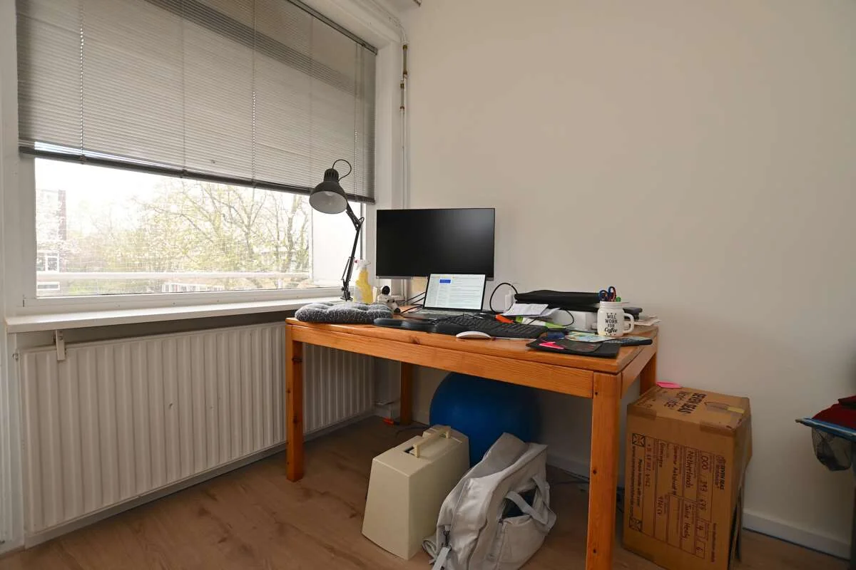 geblurde versie van de foto als achtergrond