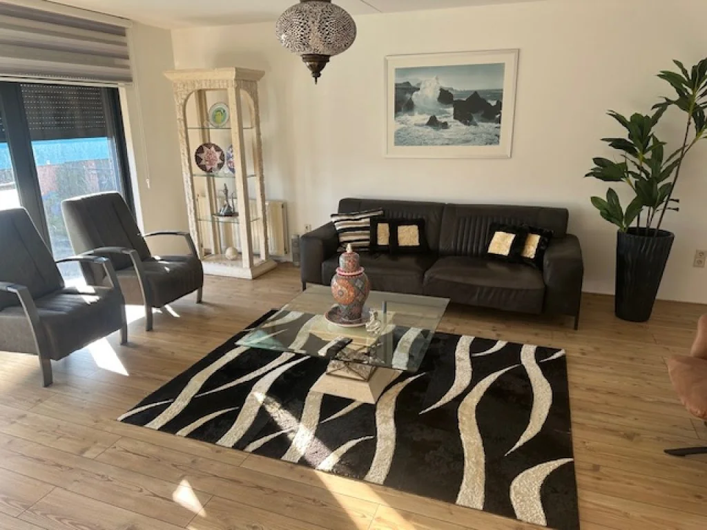 geblurde versie van de foto als achtergrond