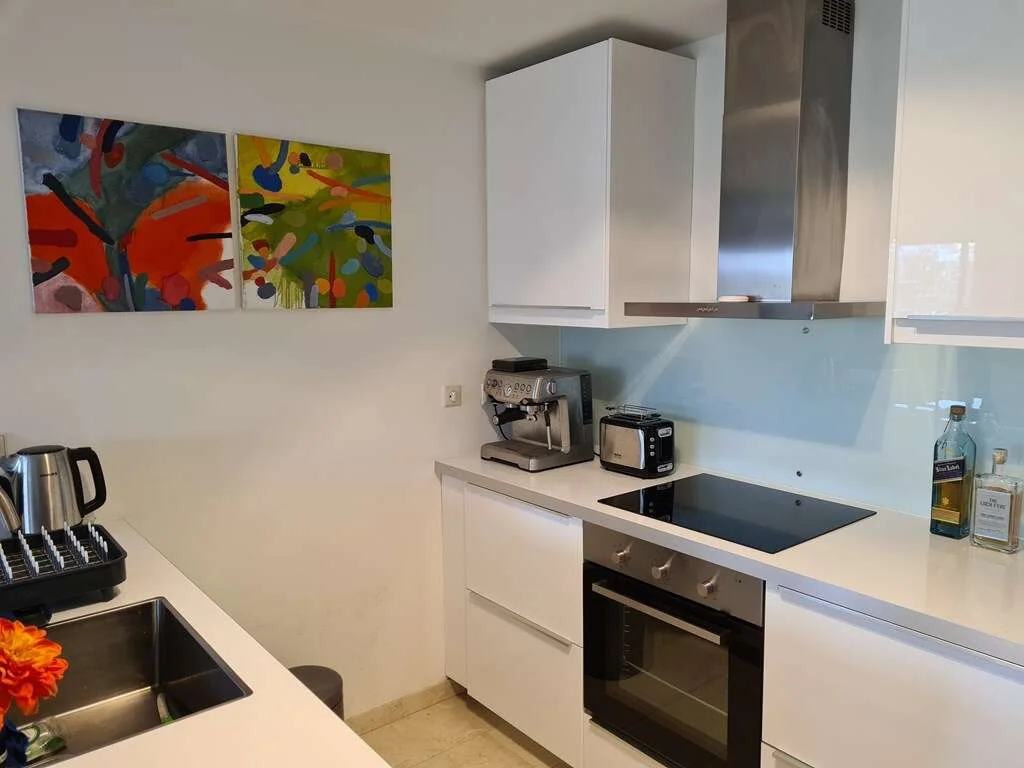 geblurde versie van de foto als achtergrond