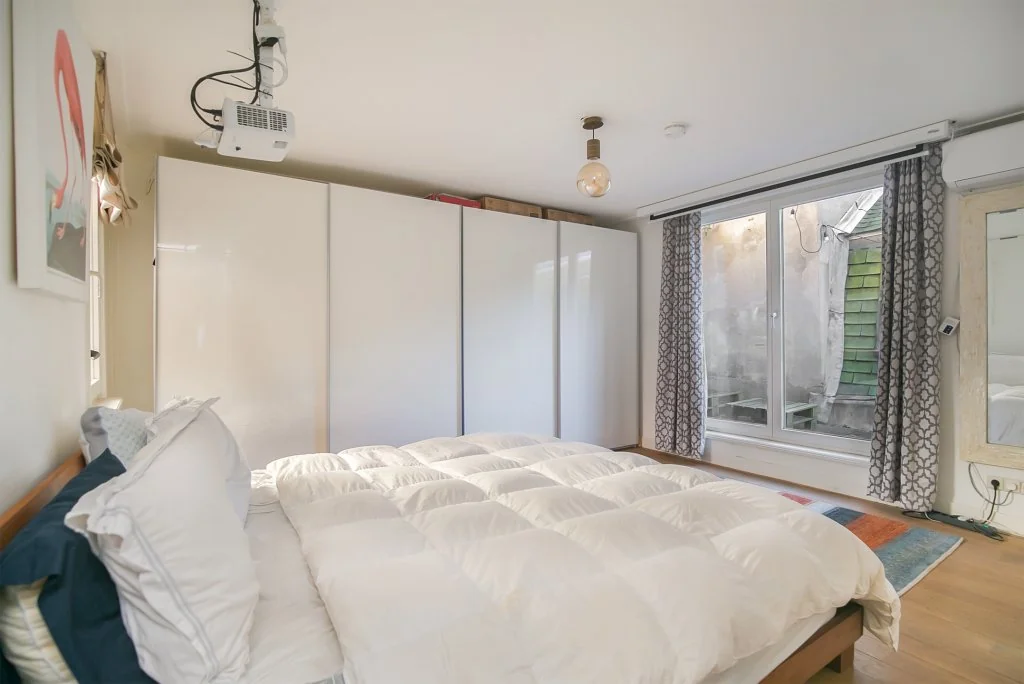 geblurde versie van de foto als achtergrond