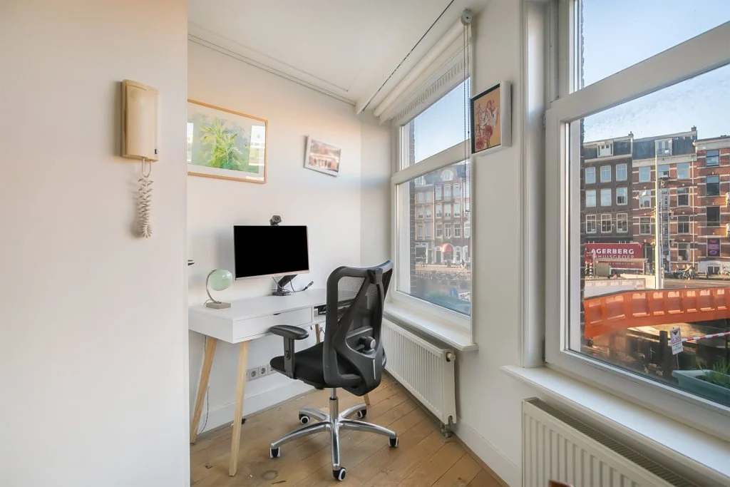 geblurde versie van de foto als achtergrond