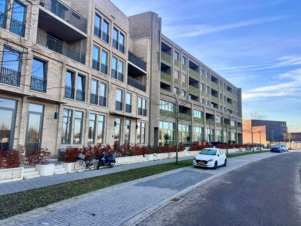 geblurde versie van de foto als achtergrond