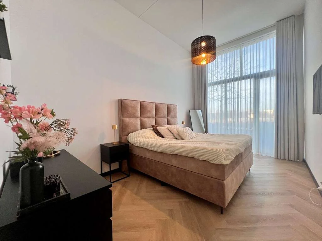 geblurde versie van de foto als achtergrond