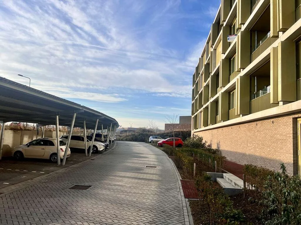 geblurde versie van de foto als achtergrond