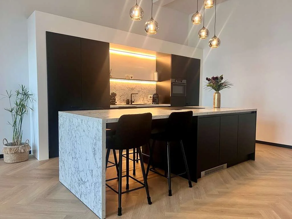 geblurde versie van de foto als achtergrond