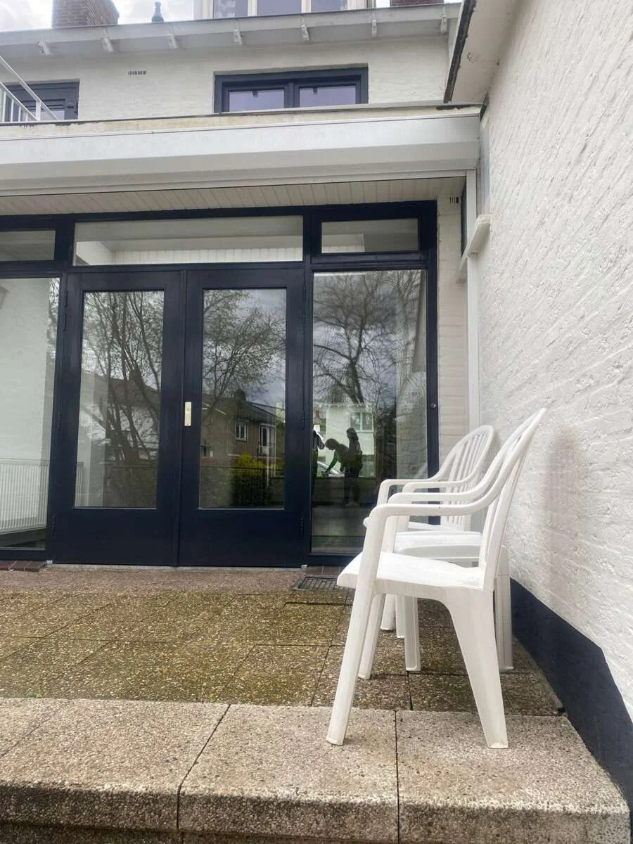 geblurde versie van de foto als achtergrond