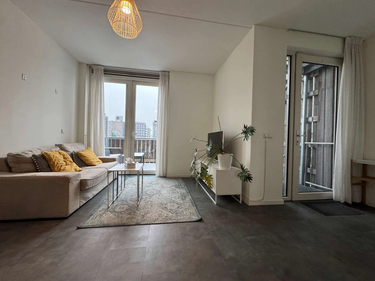 geblurde versie van de foto als achtergrond