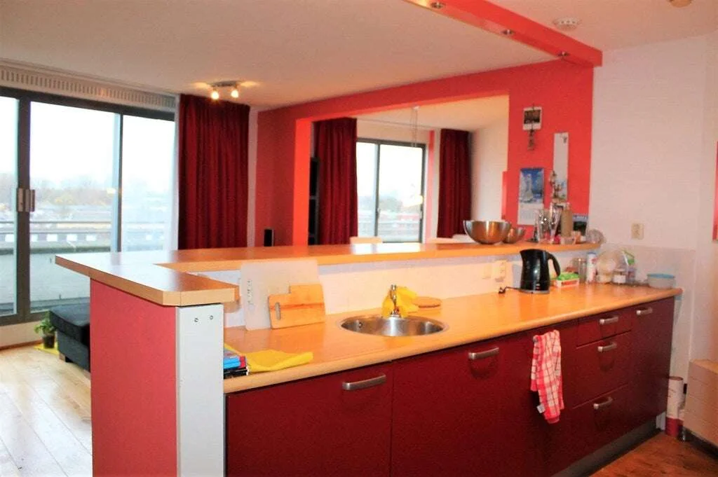 geblurde versie van de foto als achtergrond