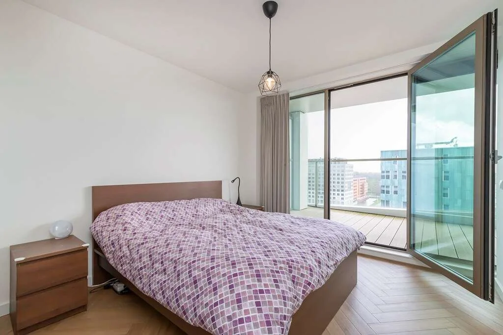 geblurde versie van de foto als achtergrond