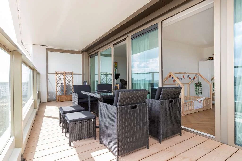 geblurde versie van de foto als achtergrond