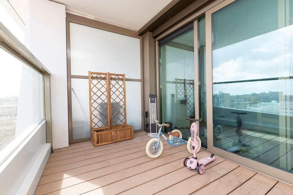 geblurde versie van de foto als achtergrond