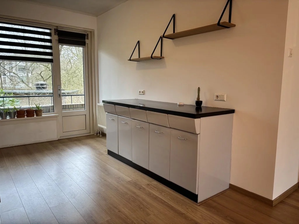 geblurde versie van de foto als achtergrond