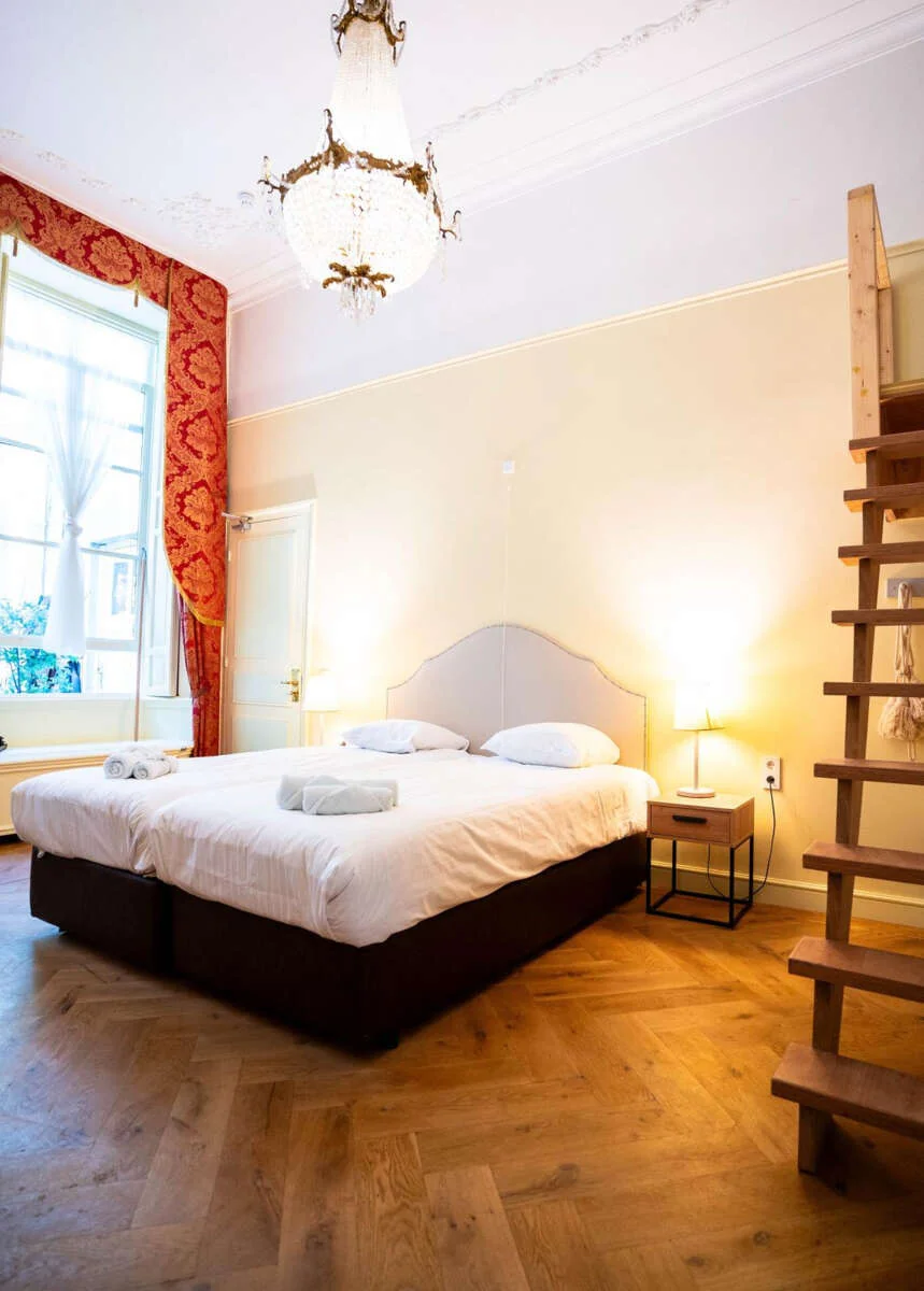 geblurde versie van de foto als achtergrond