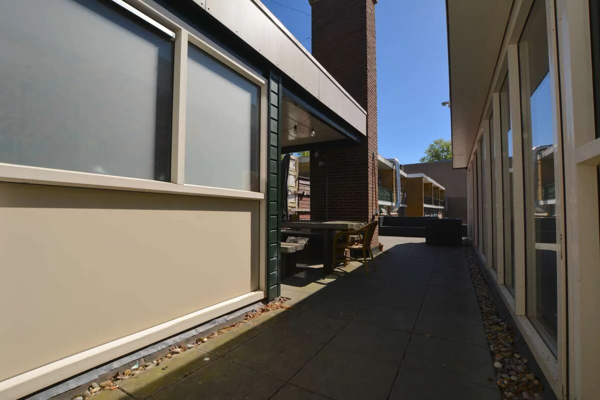 geblurde versie van de foto als achtergrond